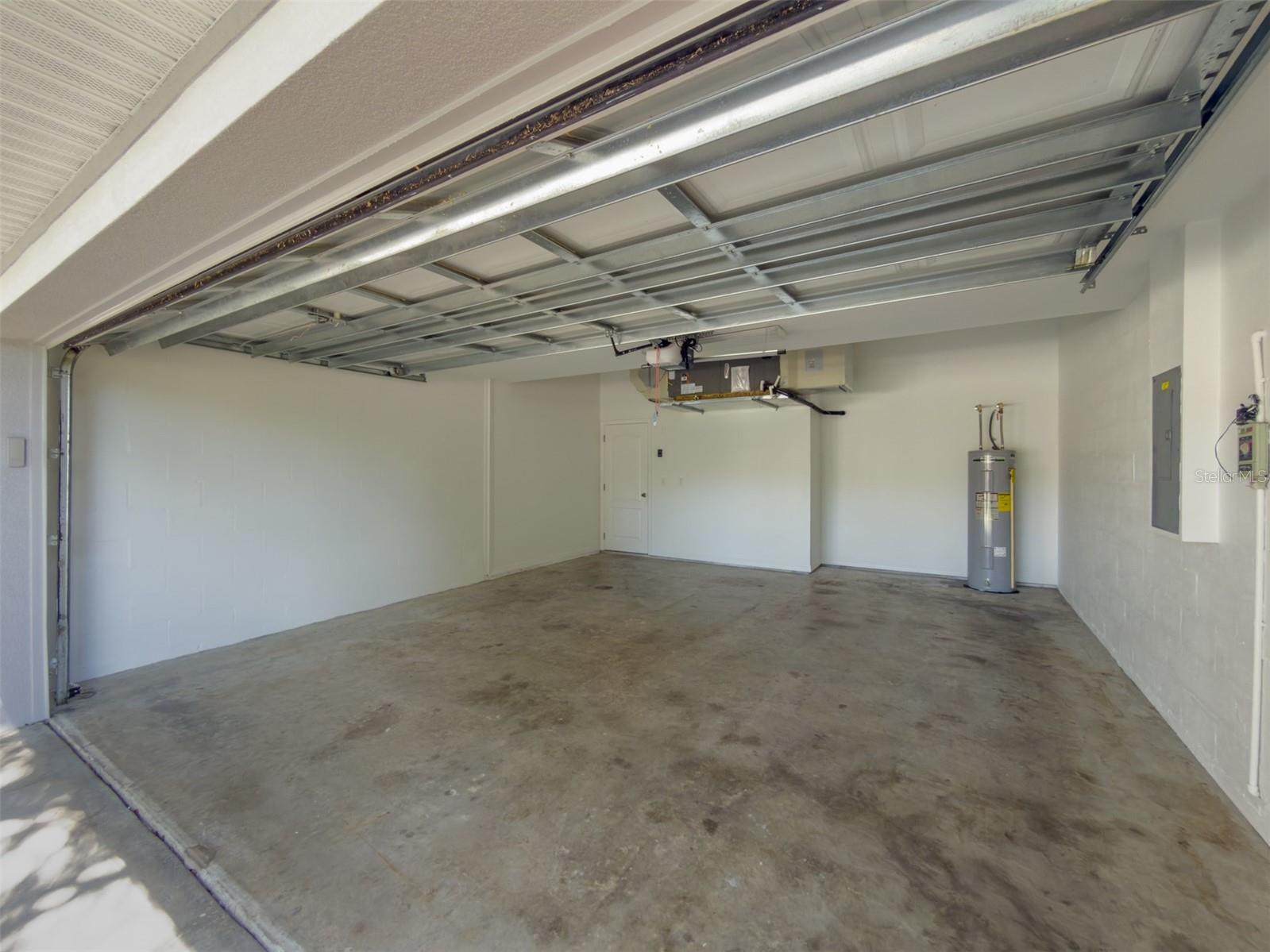 220 TAYLOR BAY LN — photo 51