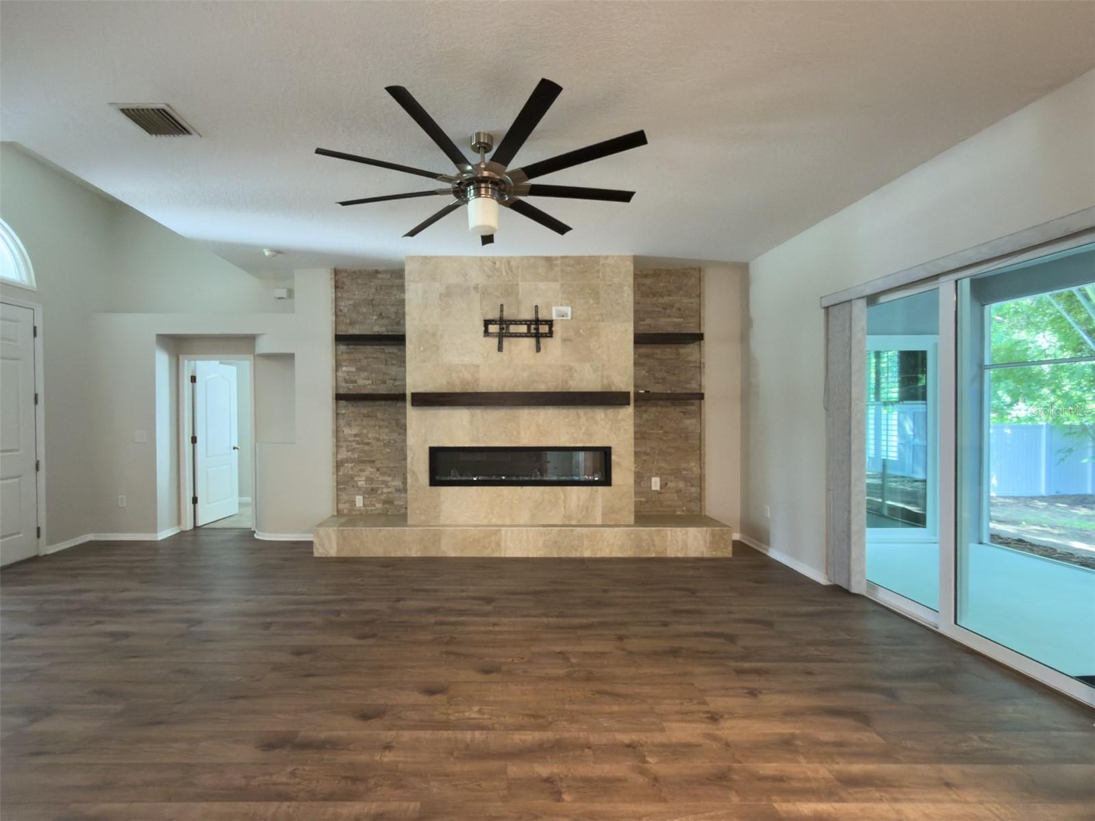 220 TAYLOR BAY LN — photo 7