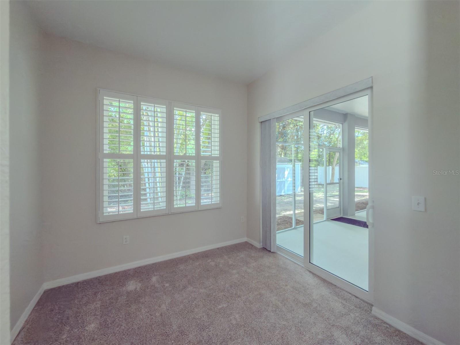 220 TAYLOR BAY LN — photo 26