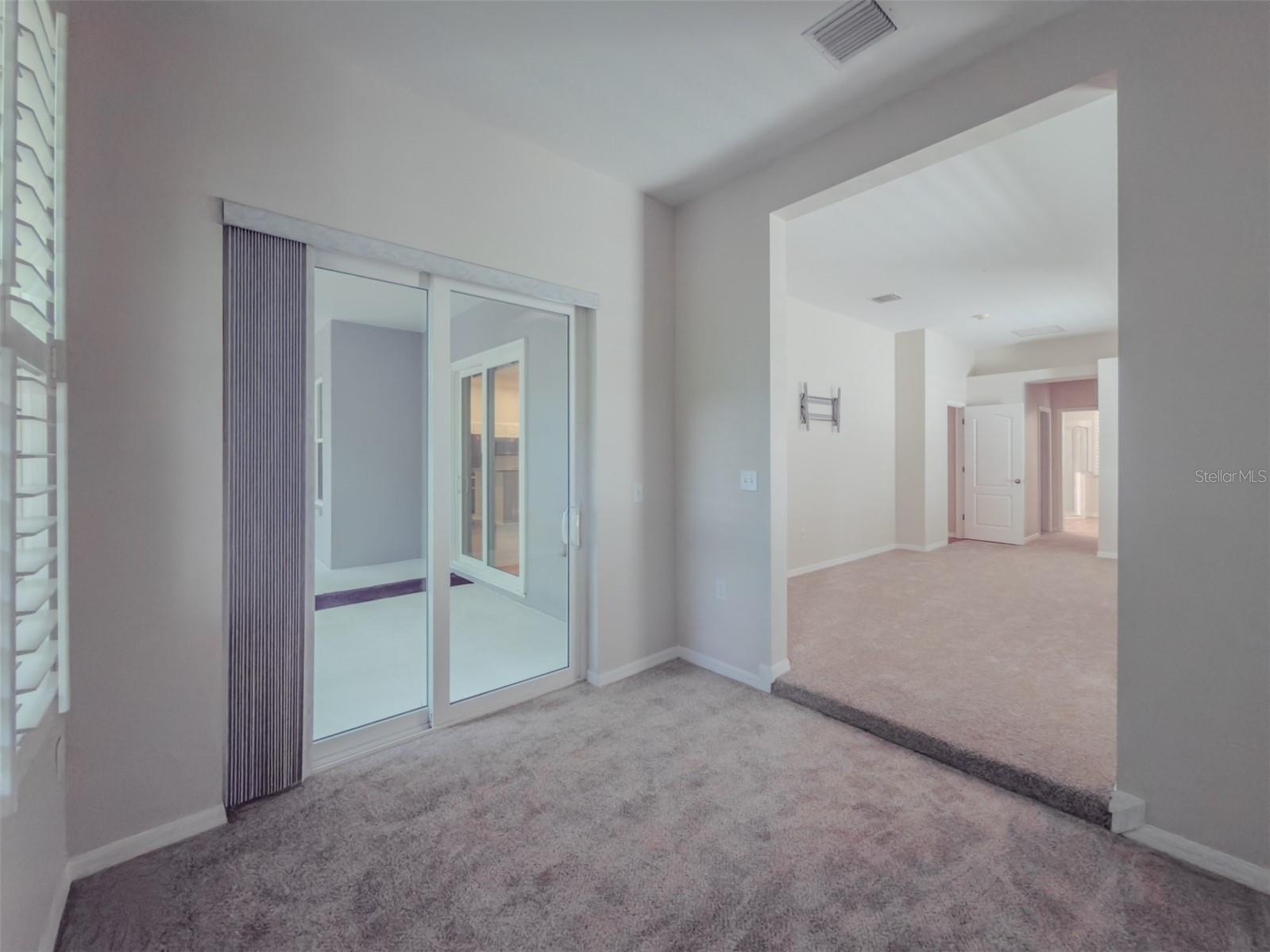 220 TAYLOR BAY LN — photo 27