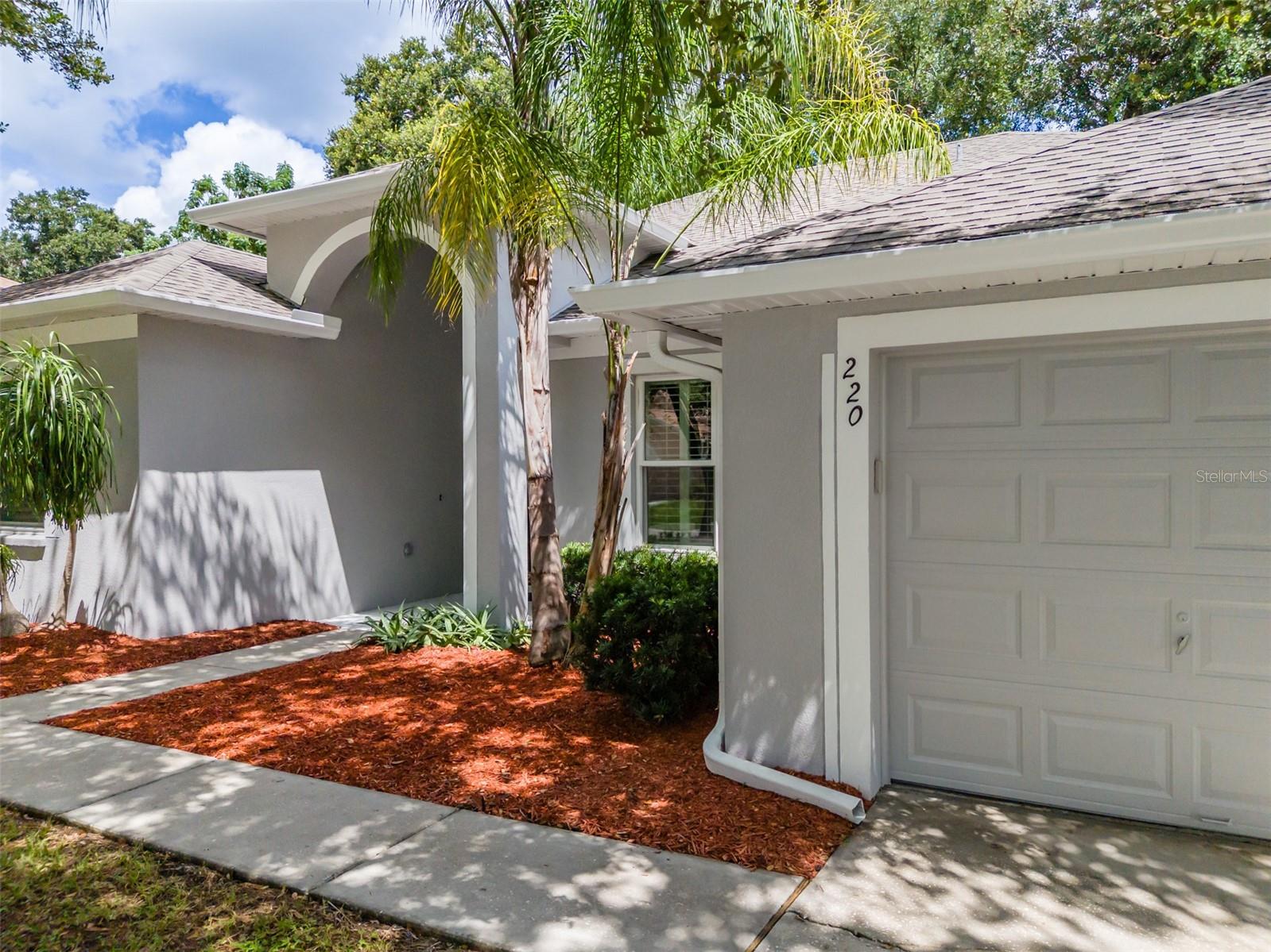 220 TAYLOR BAY LN — photo 6