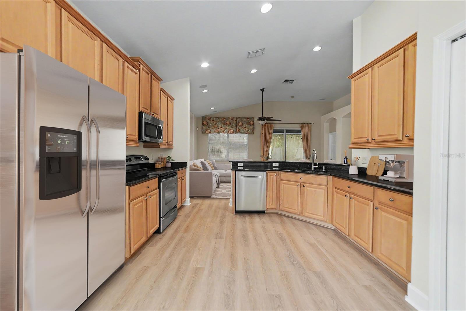 12802 AVELAR CREEK DR — photo 8