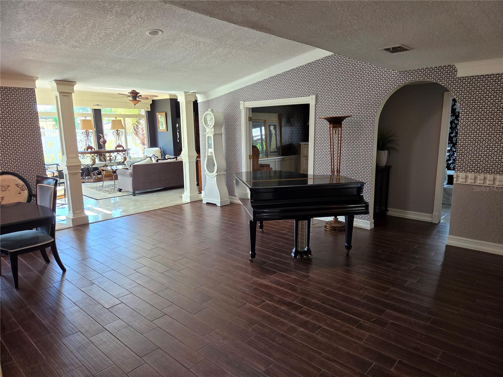 1132 RIDGE DR — photo 8