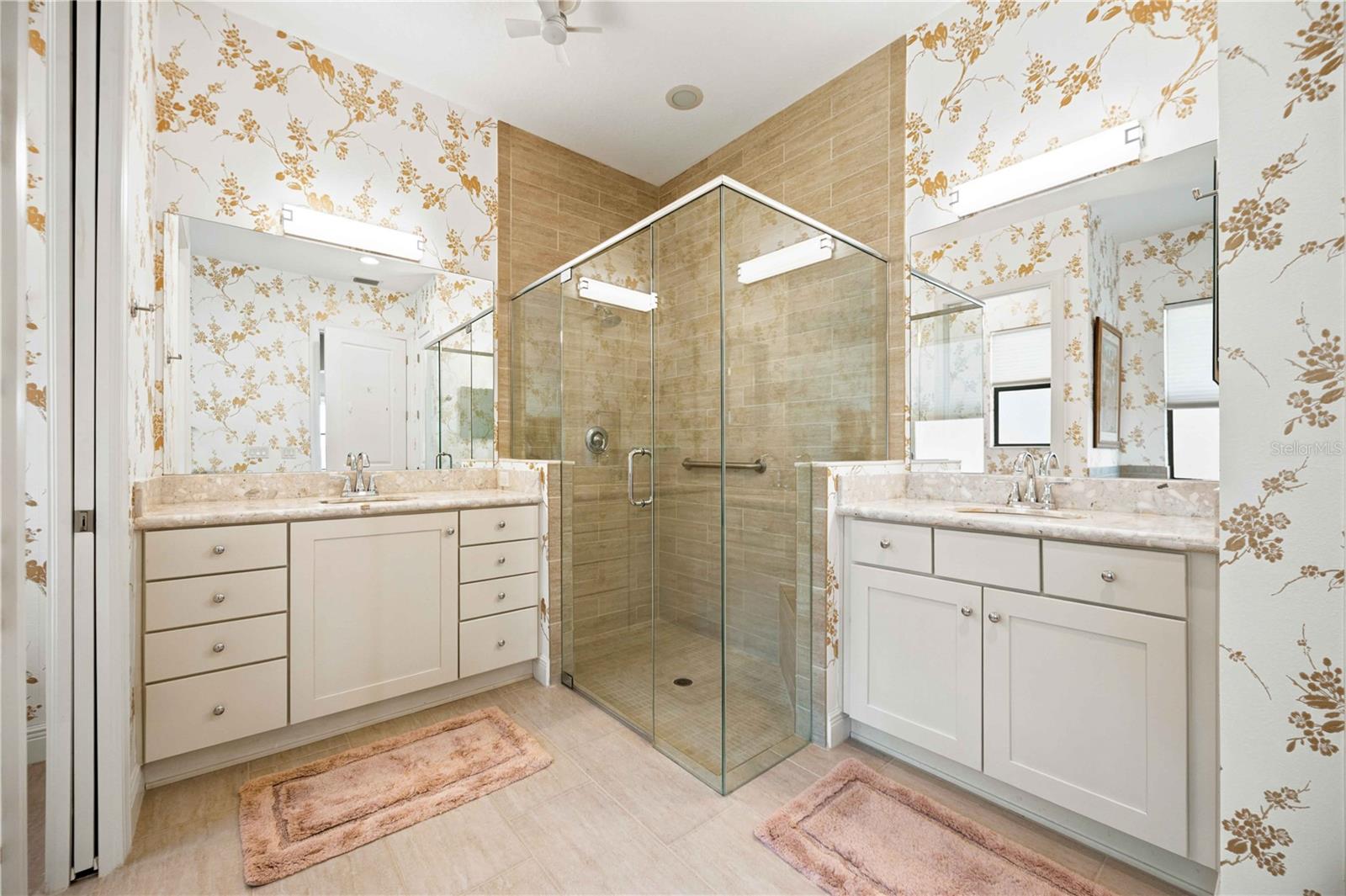 23709 WAVERLY CIR — photo 37