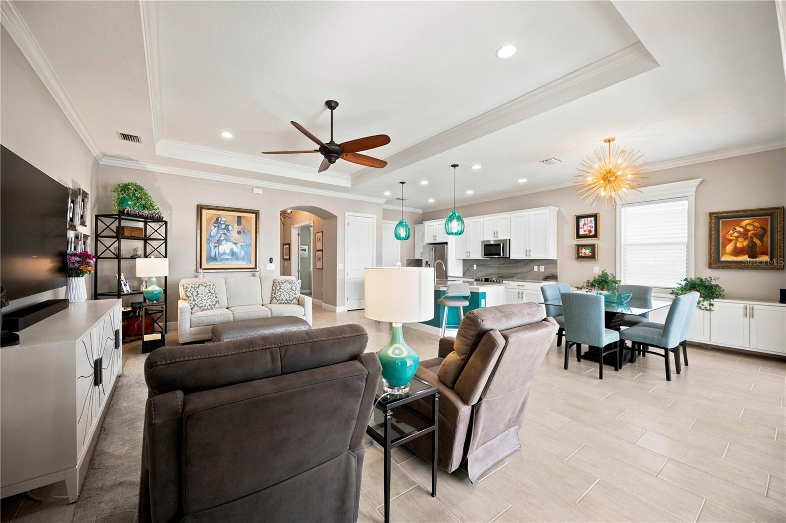 23709 WAVERLY CIR — photo 16