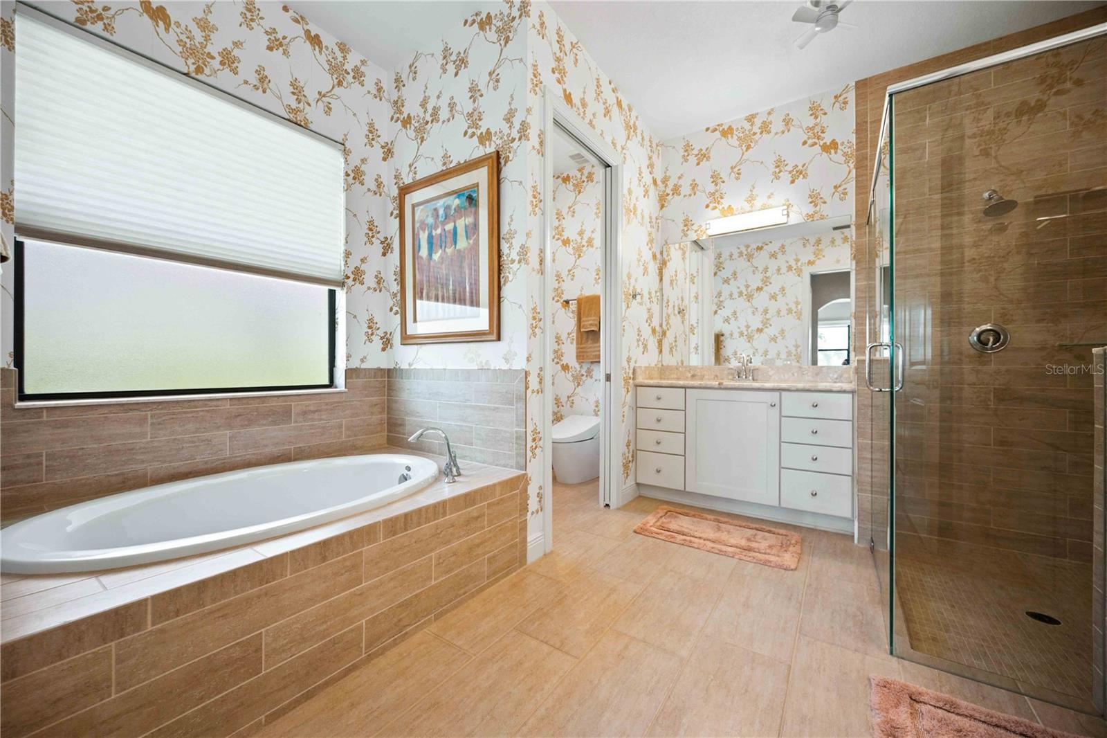 23709 WAVERLY CIR — photo 38