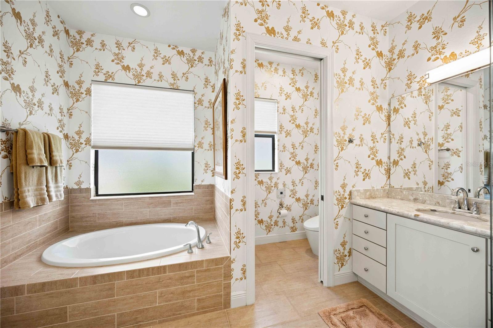 23709 WAVERLY CIR — photo 39