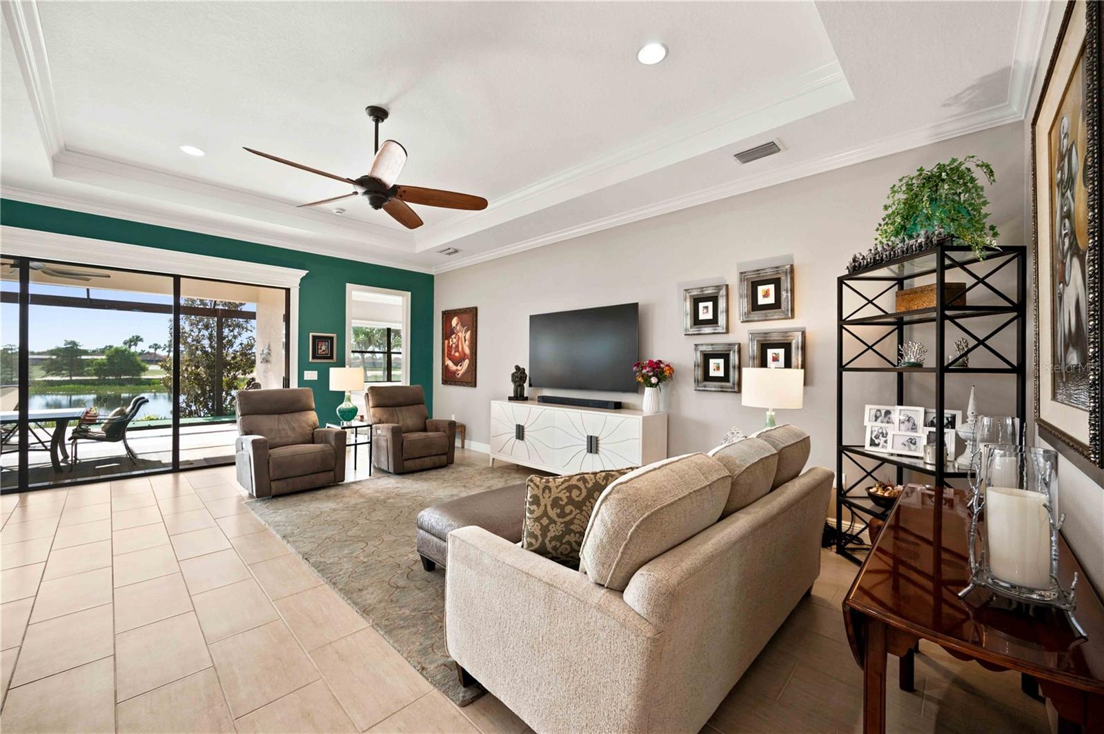 23709 WAVERLY CIR — photo 12