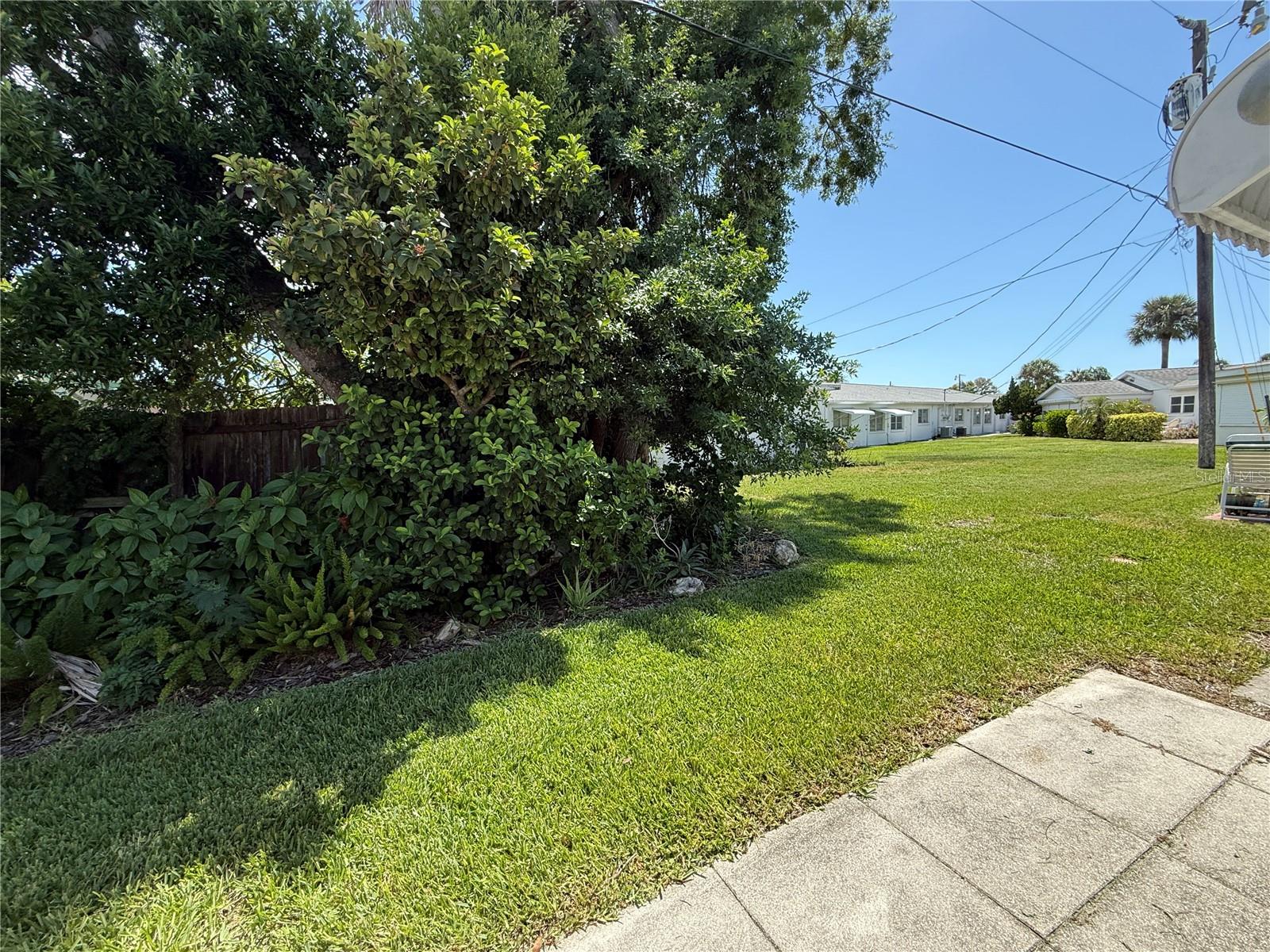6105 CORAL WAY — photo 10