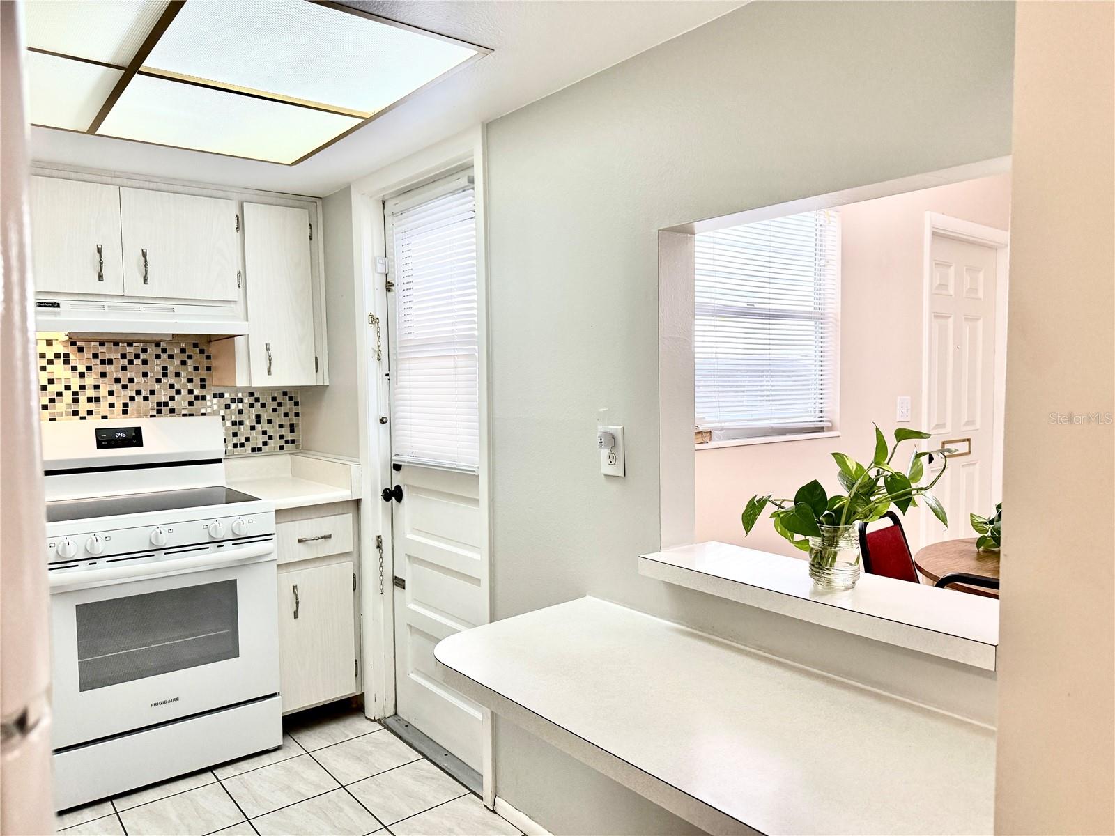 6105 CORAL WAY — photo 11