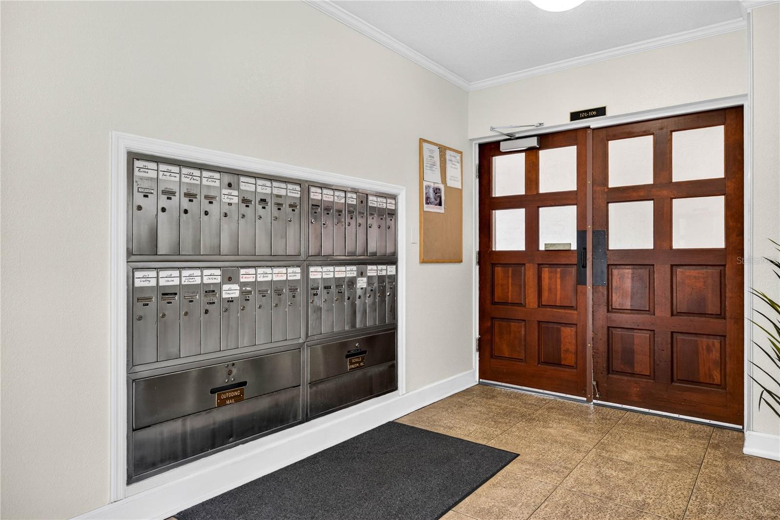2623 SEVILLE BLVD #207 — photo 31
