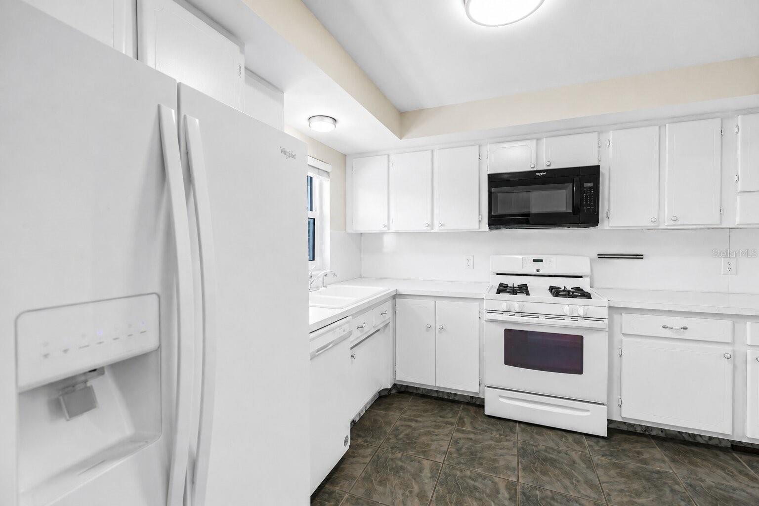 1868 SHORE DR S #310 — photo 3