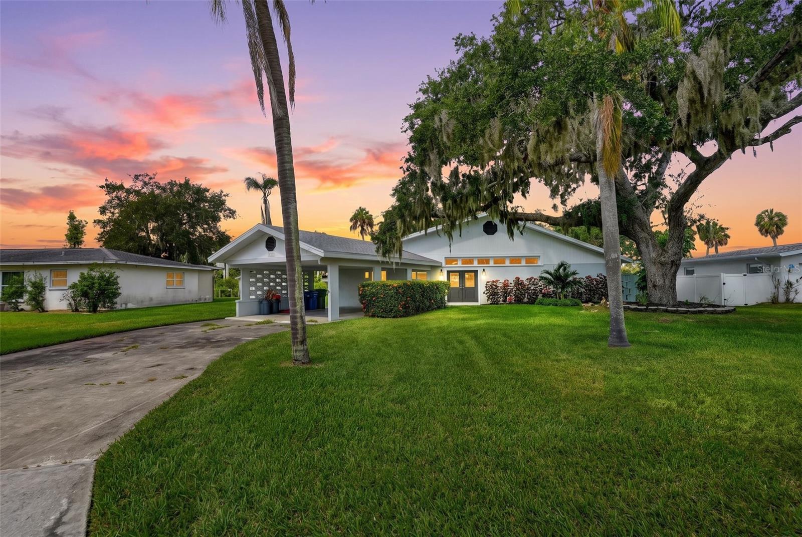 341 SHORE DR — photo 5