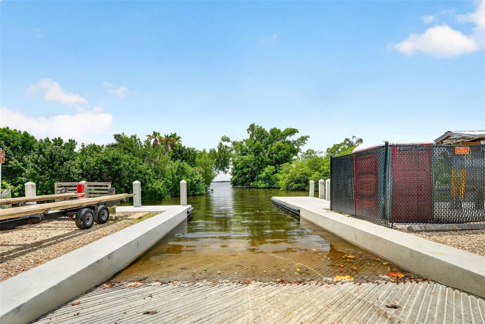 341 SHORE DR — photo 62