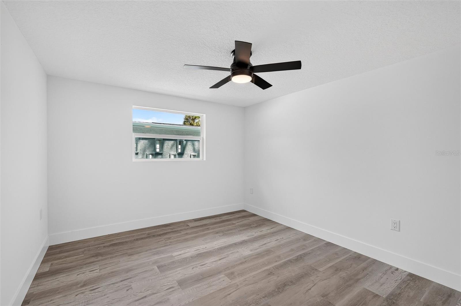 341 SHORE DR — photo 41