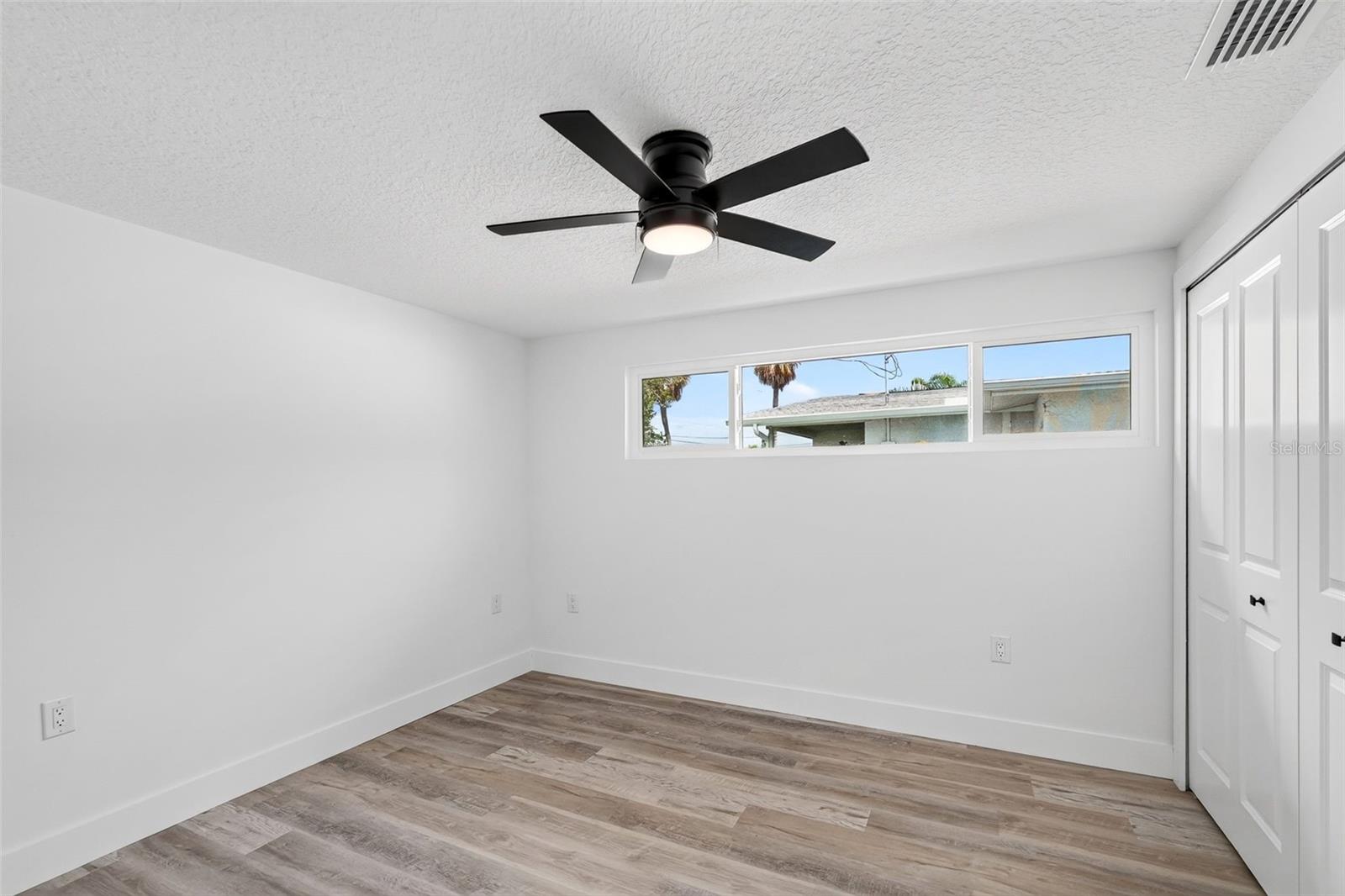 341 SHORE DR — photo 44