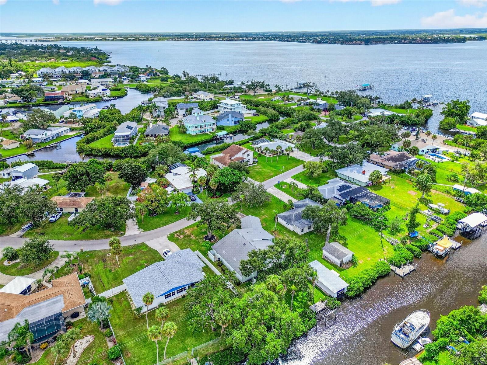 341 SHORE DR — photo 60