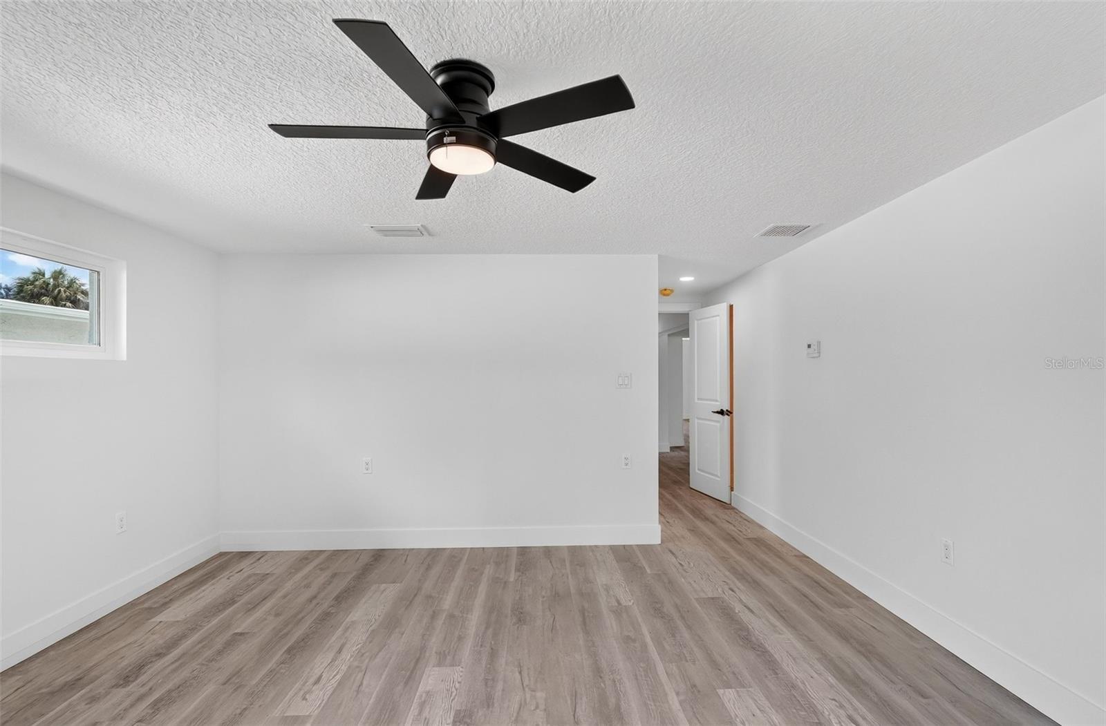 341 SHORE DR — photo 39
