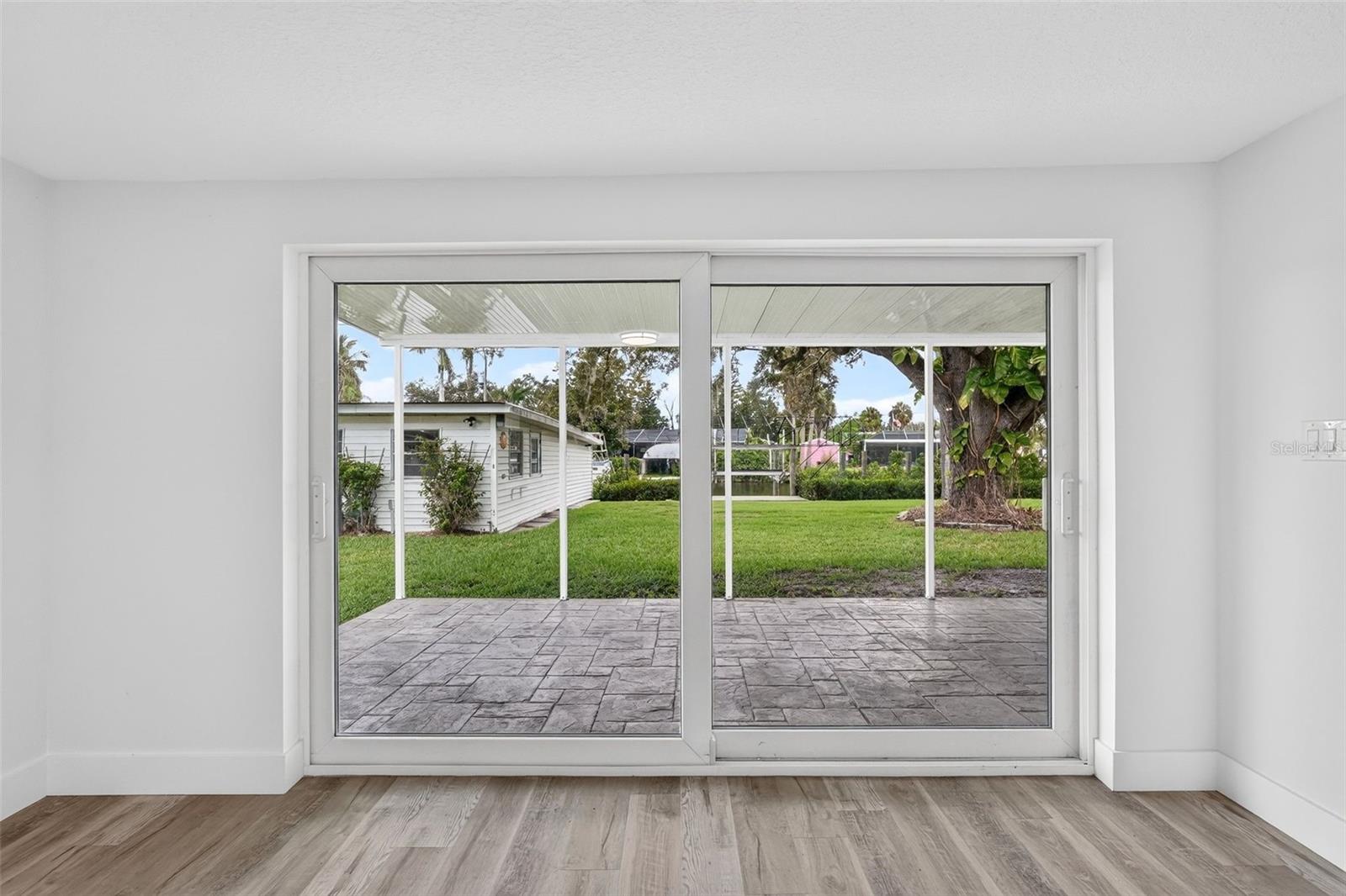 341 SHORE DR — photo 28