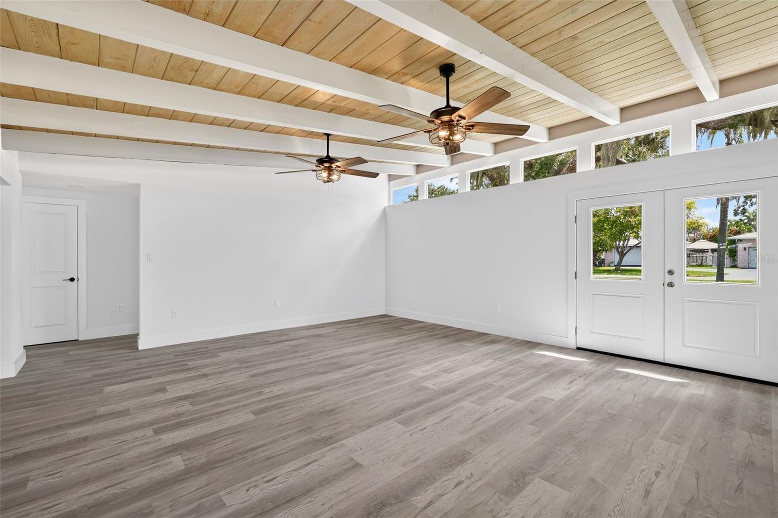 341 SHORE DR — photo 23