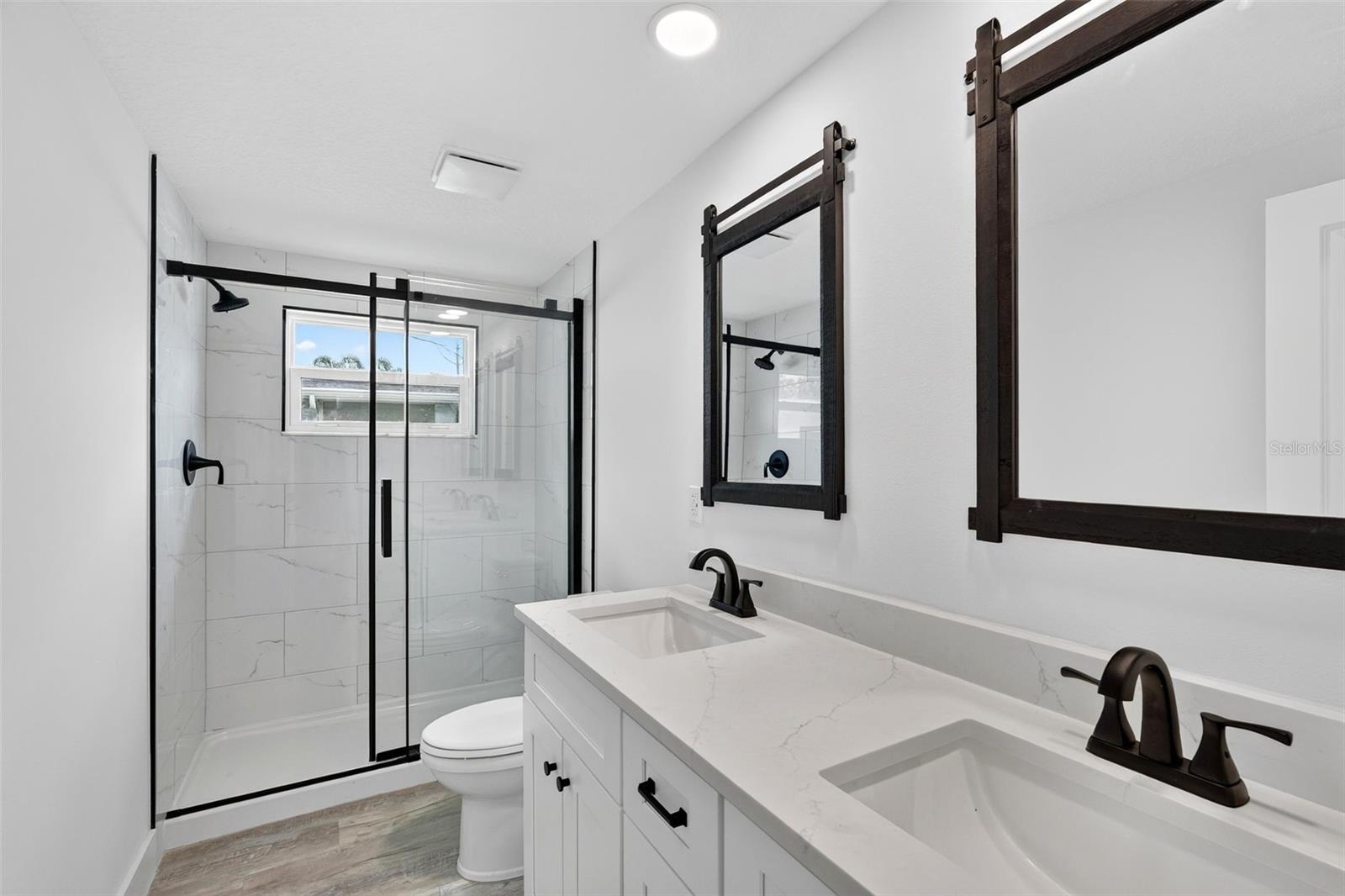 341 SHORE DR — photo 45