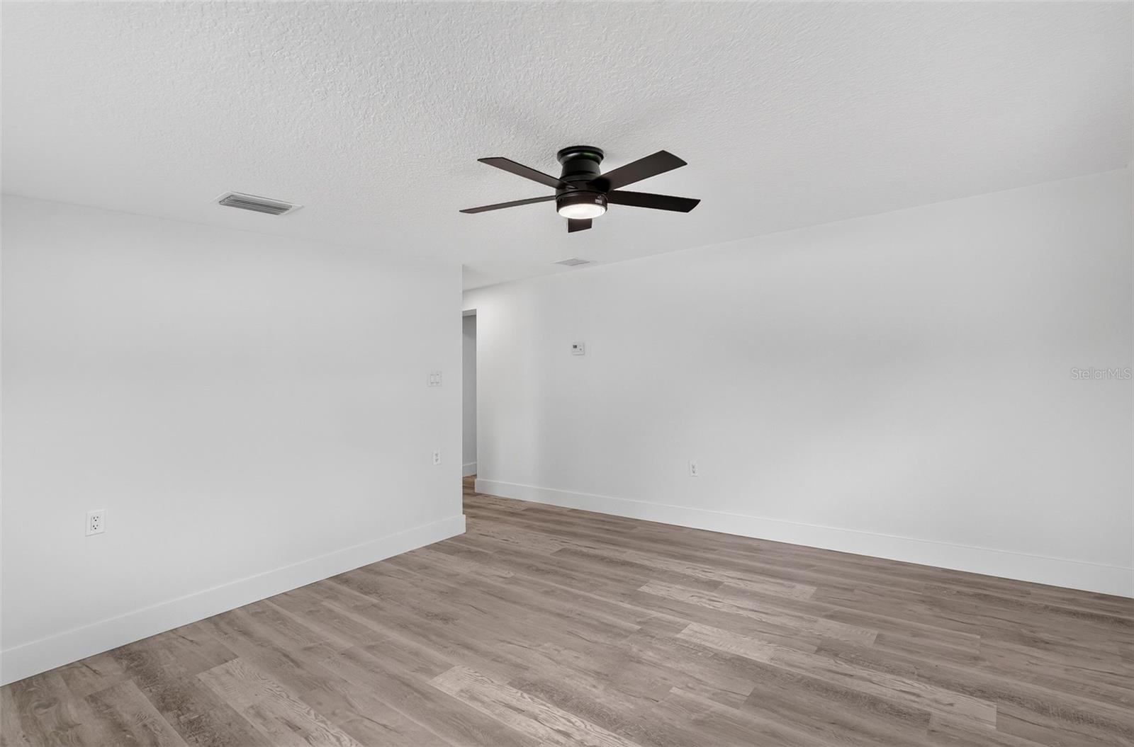 341 SHORE DR — photo 40