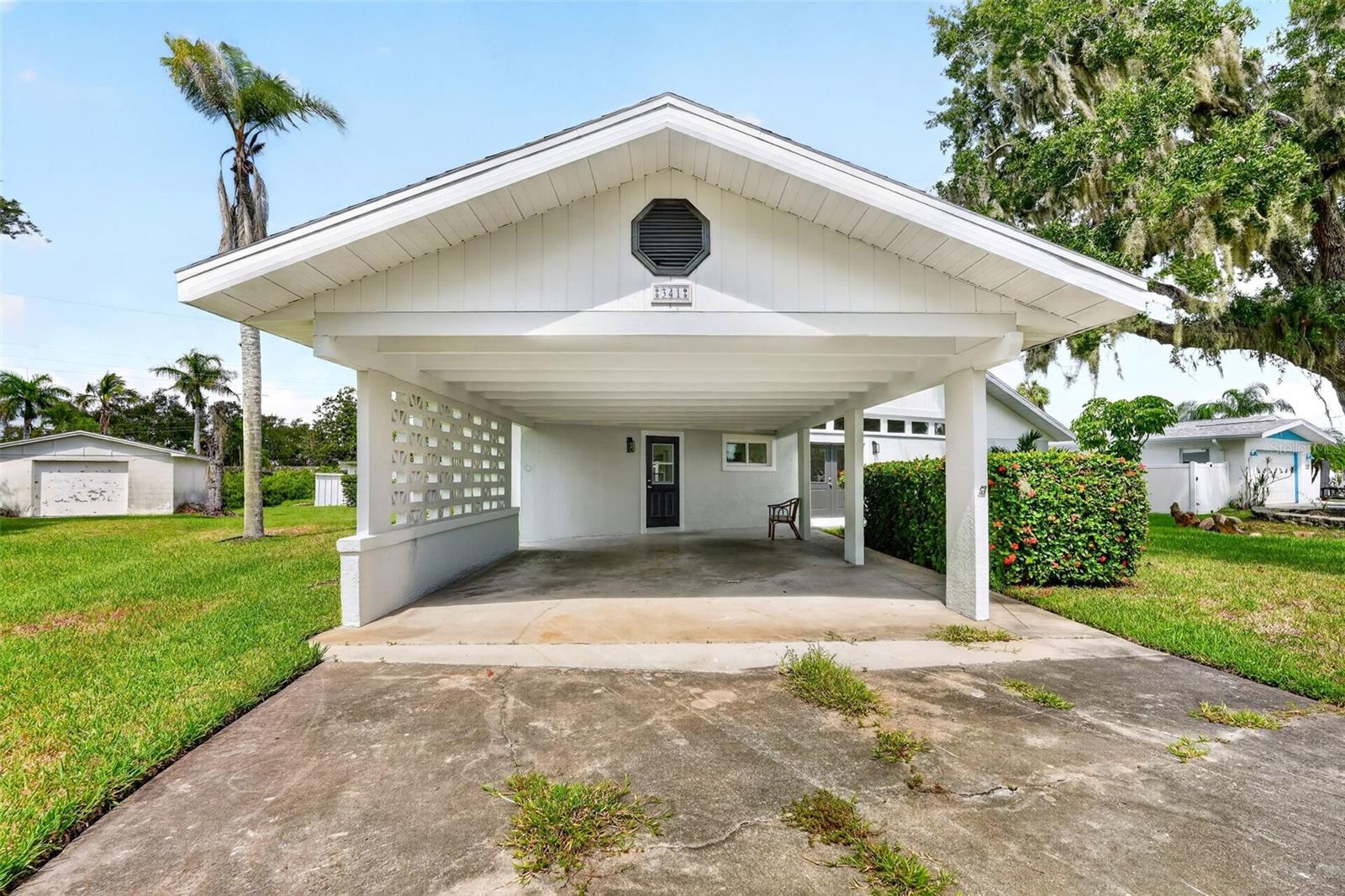 341 SHORE DR — photo 4