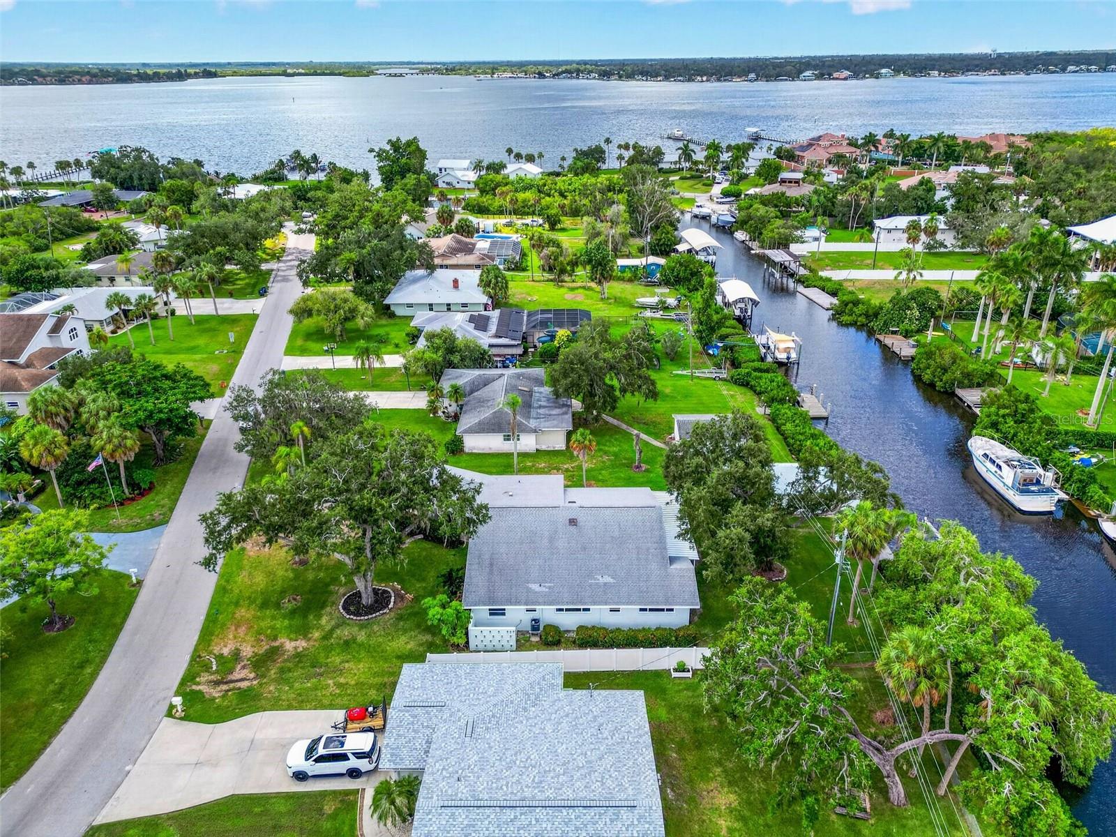 341 SHORE DR — photo 59