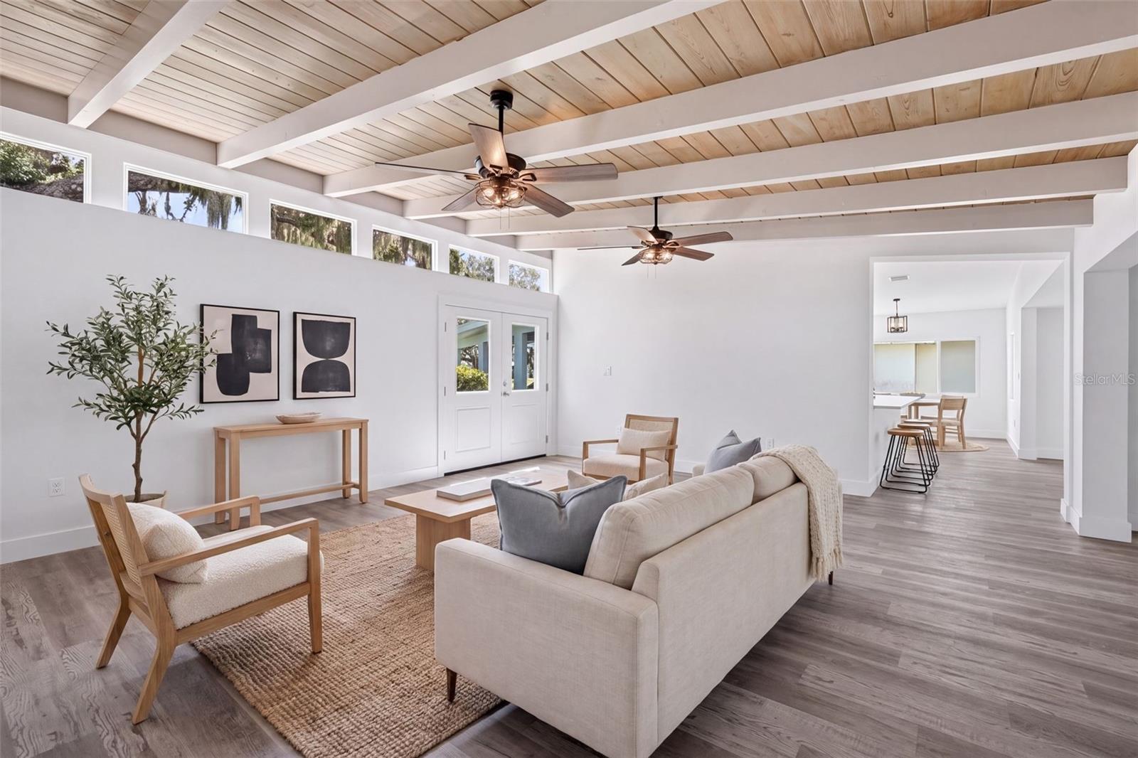 341 SHORE DR — photo 18