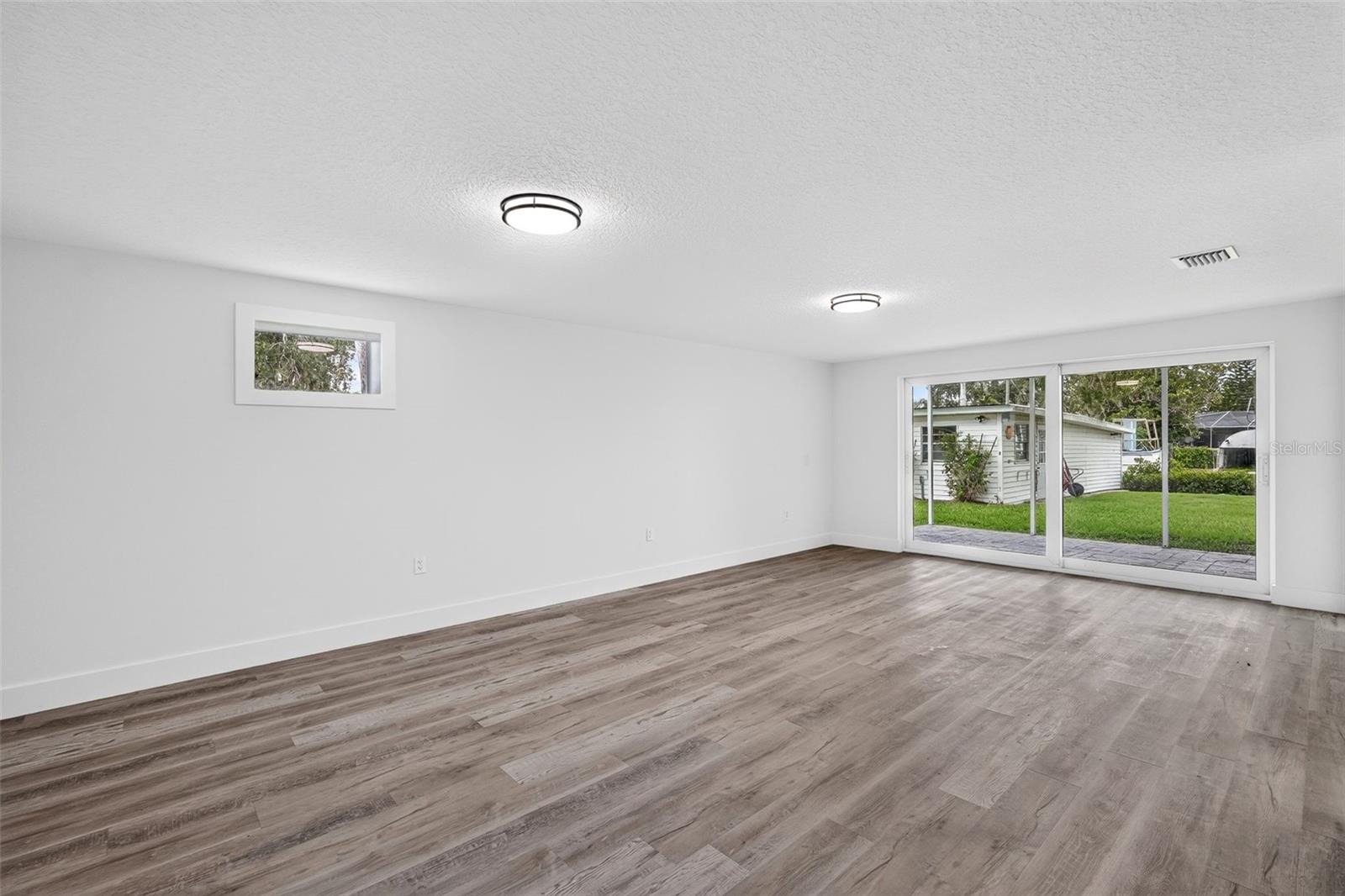 341 SHORE DR — photo 26
