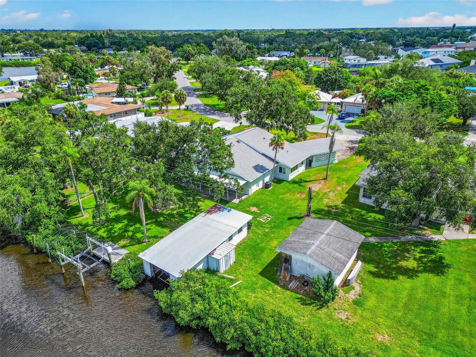 341 SHORE DR — photo 56