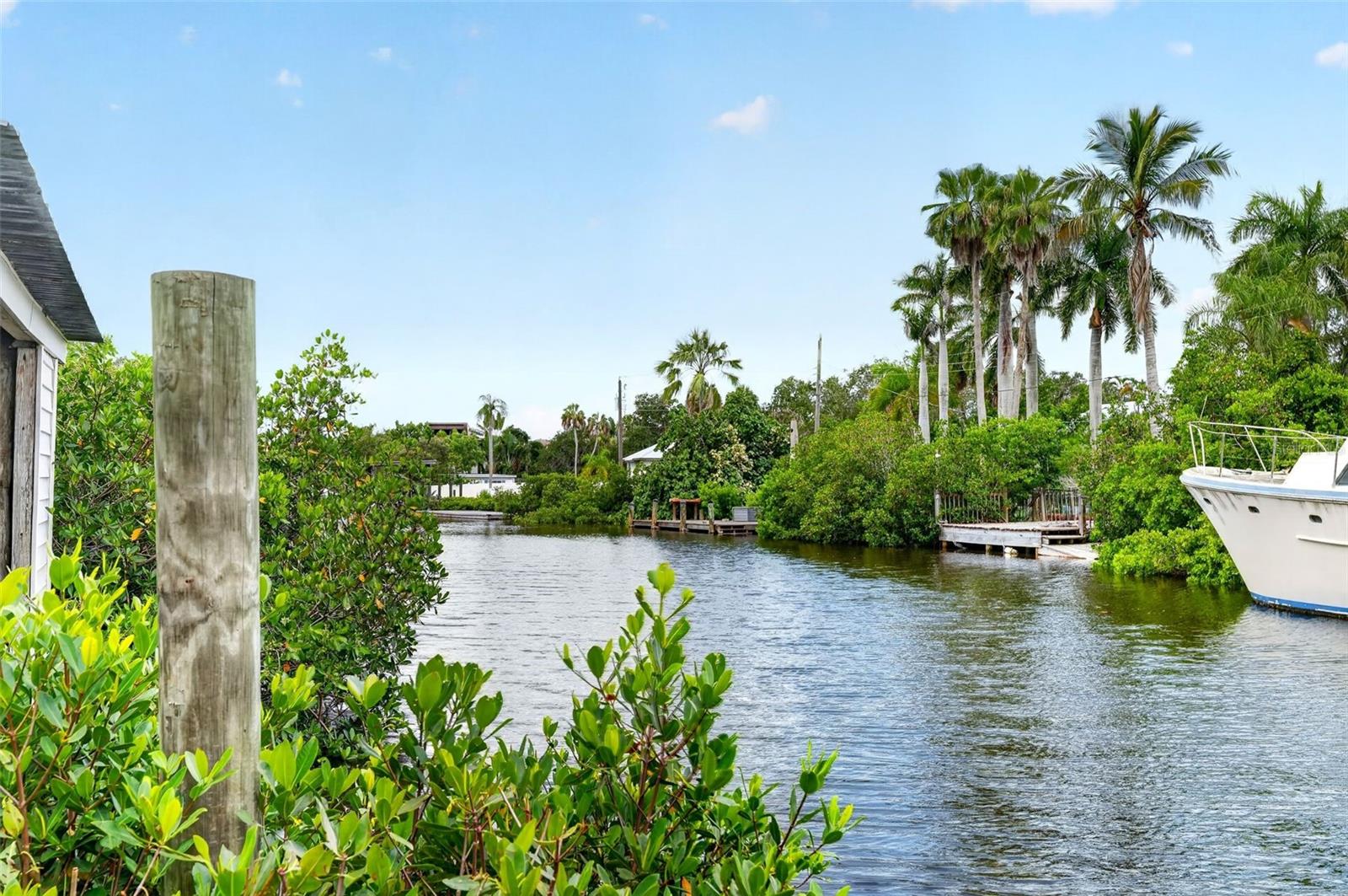 341 SHORE DR — photo 52