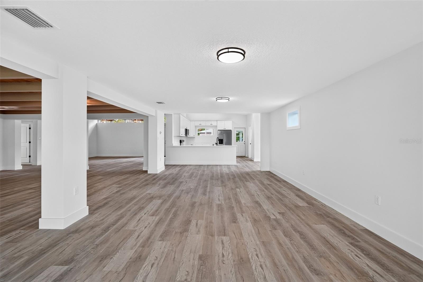 341 SHORE DR — photo 27