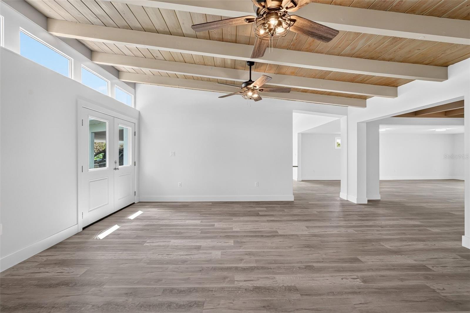 341 SHORE DR — photo 24