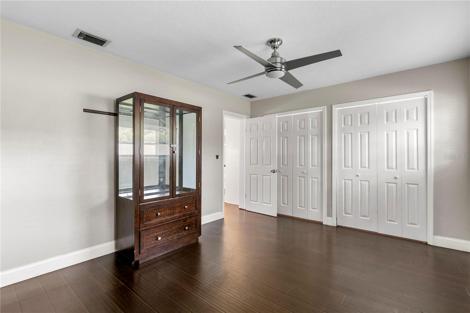 1009 WOODLEY RD — photo 15