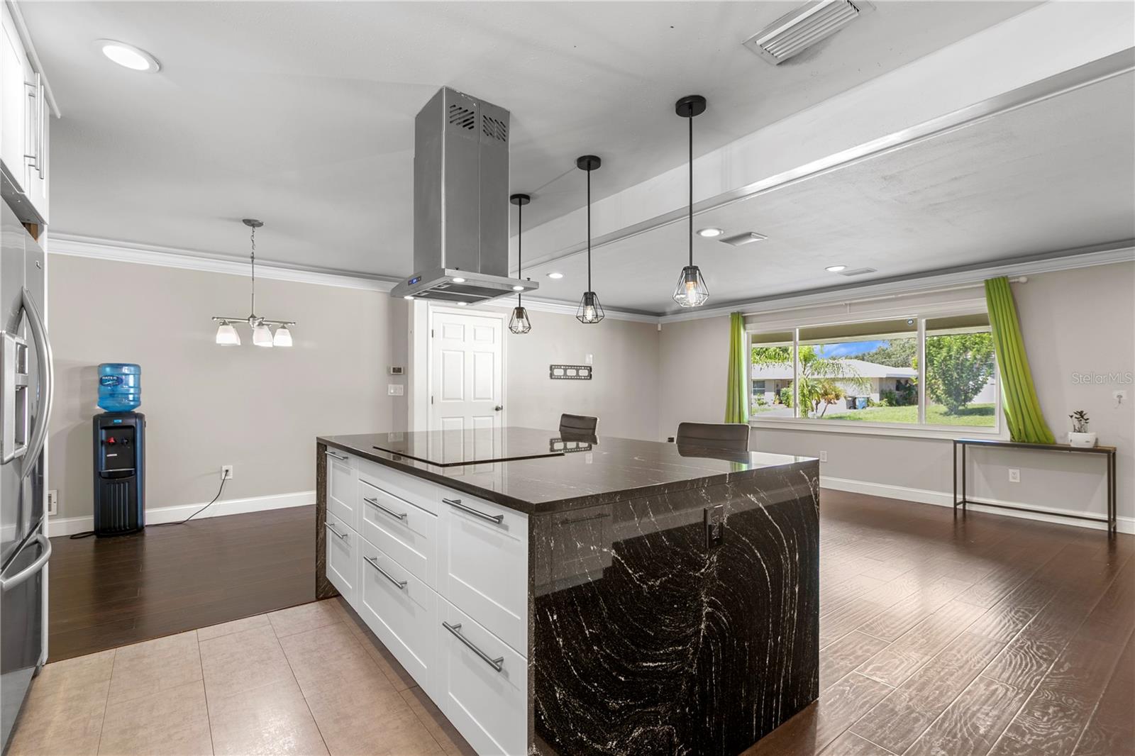 1009 WOODLEY RD — photo 12