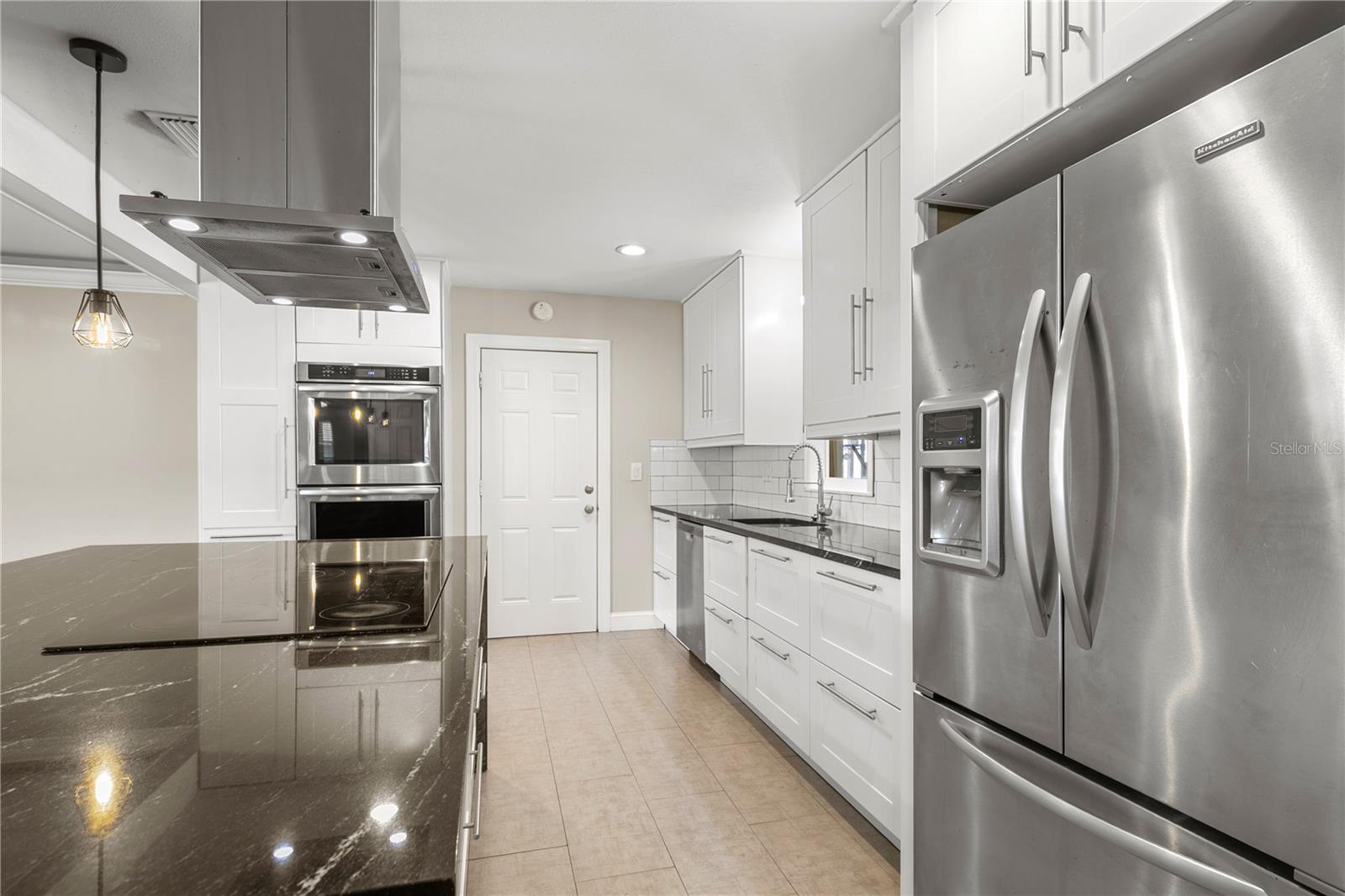 1009 WOODLEY RD — photo 9