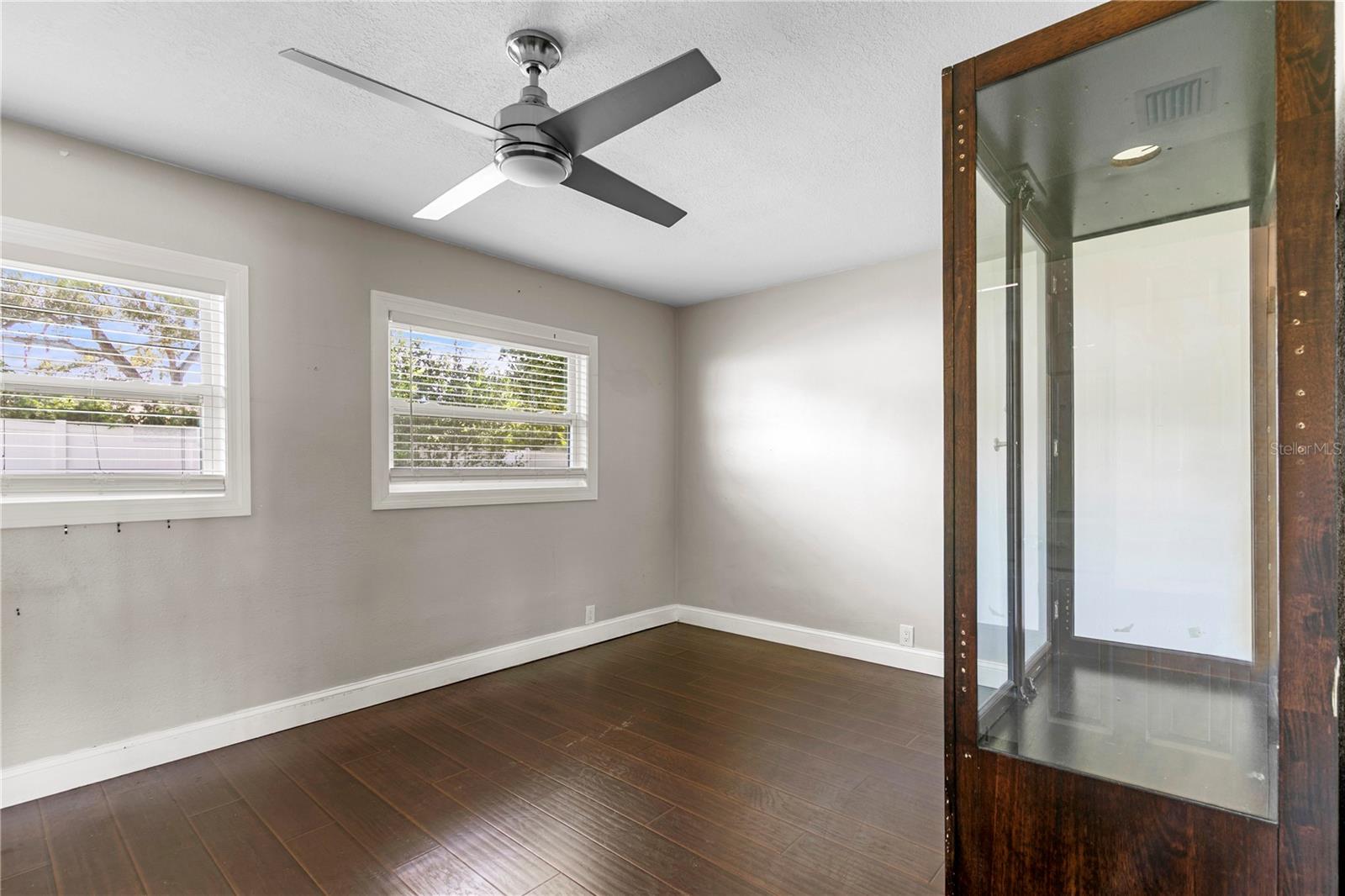 1009 WOODLEY RD — photo 16
