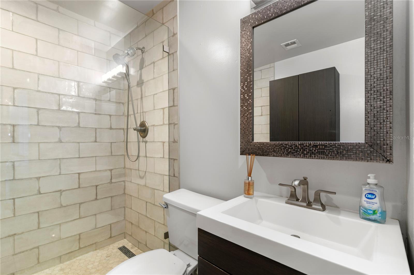 1009 WOODLEY RD — photo 18