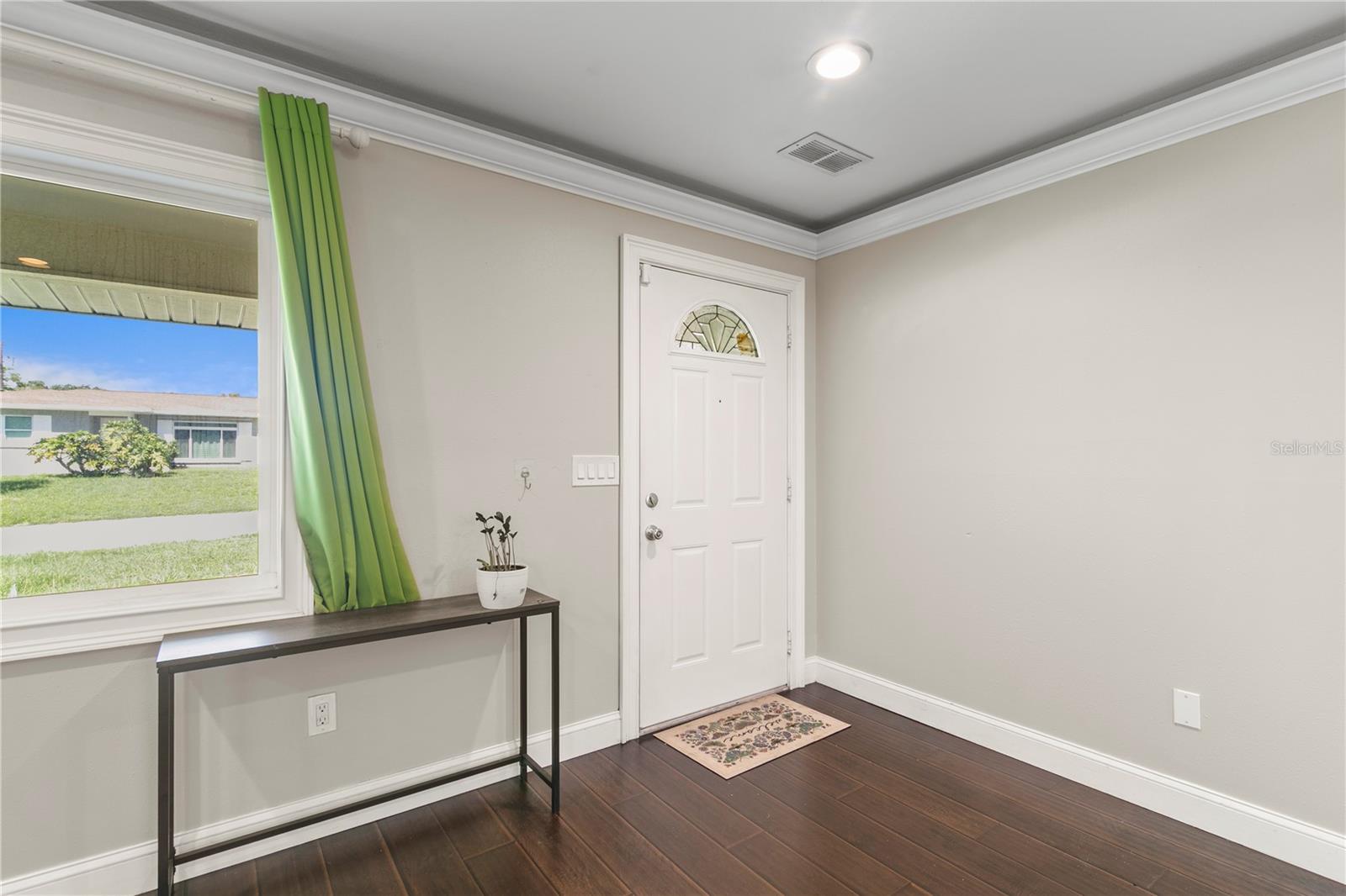 1009 WOODLEY RD — photo 3