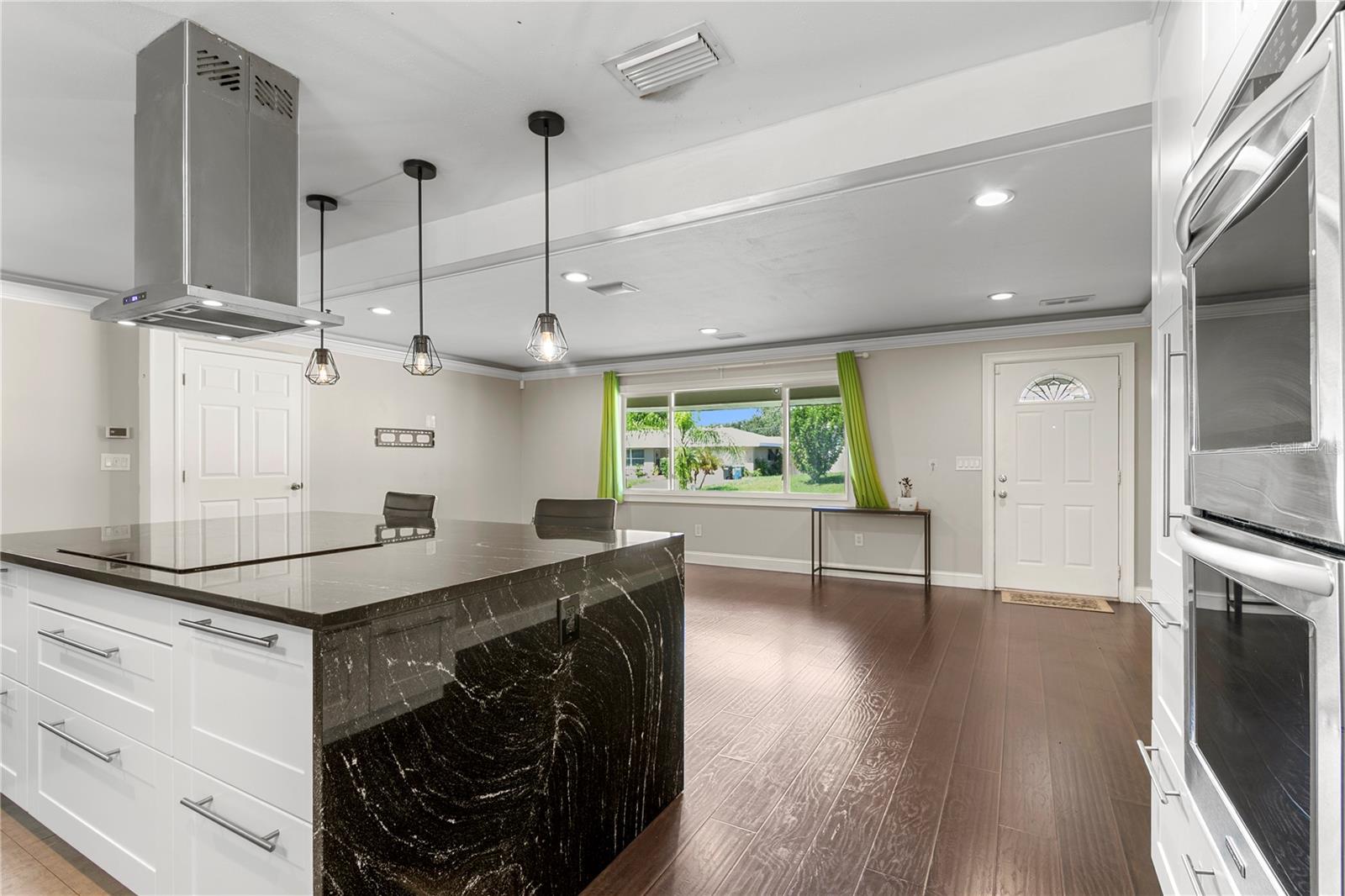 1009 WOODLEY RD — photo 10