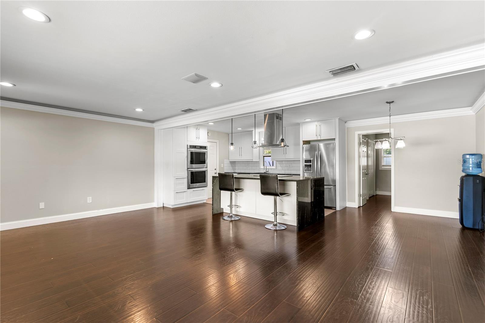 1009 WOODLEY RD — photo 6