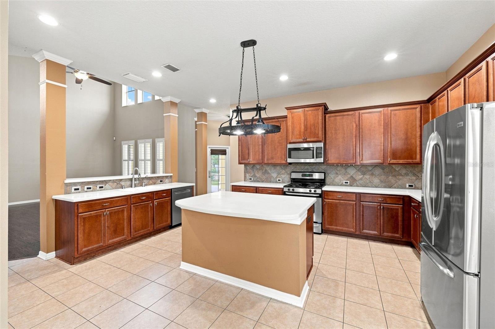 6104 PARKSET DR — photo 15