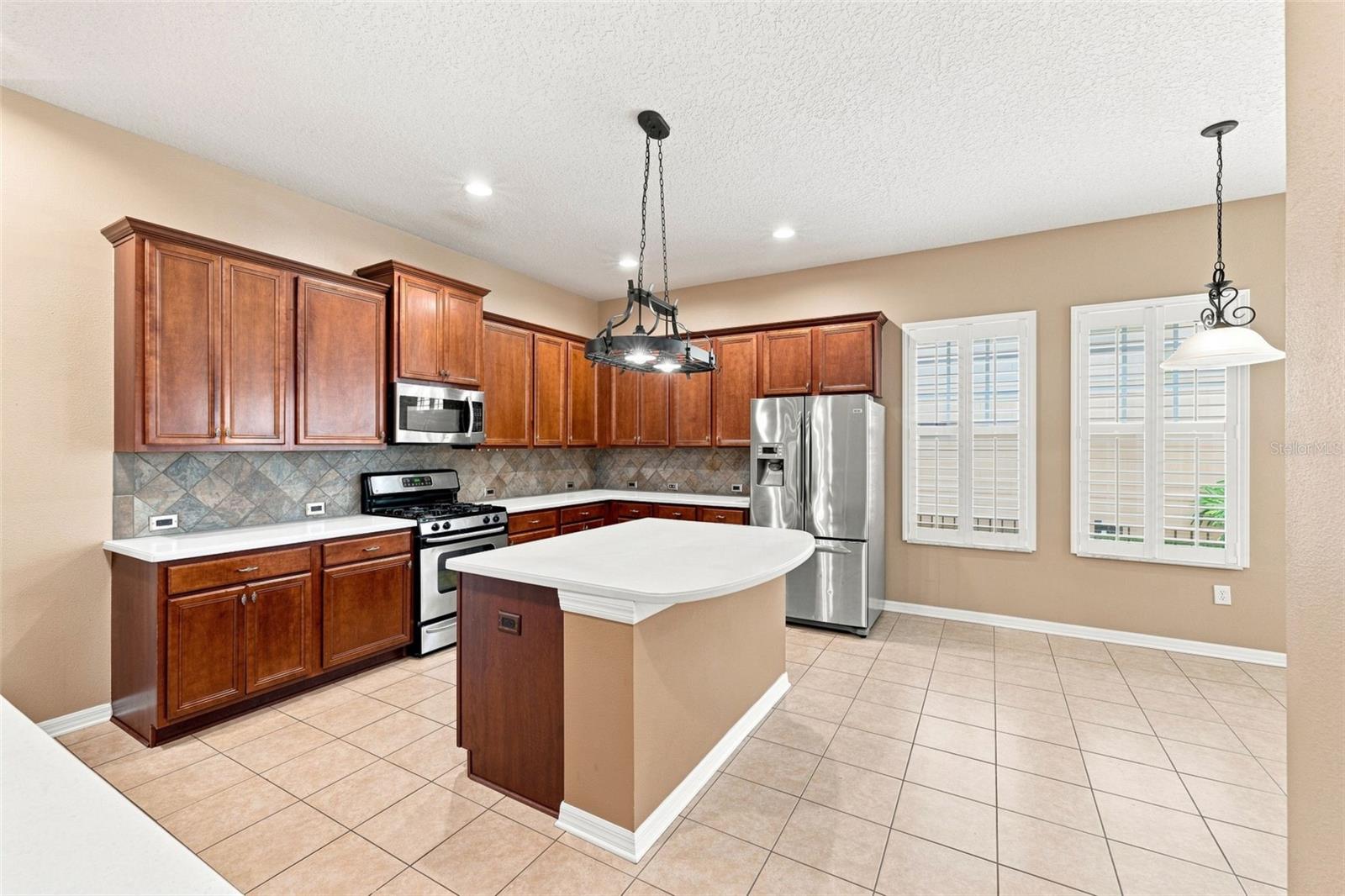 6104 PARKSET DR — photo 18
