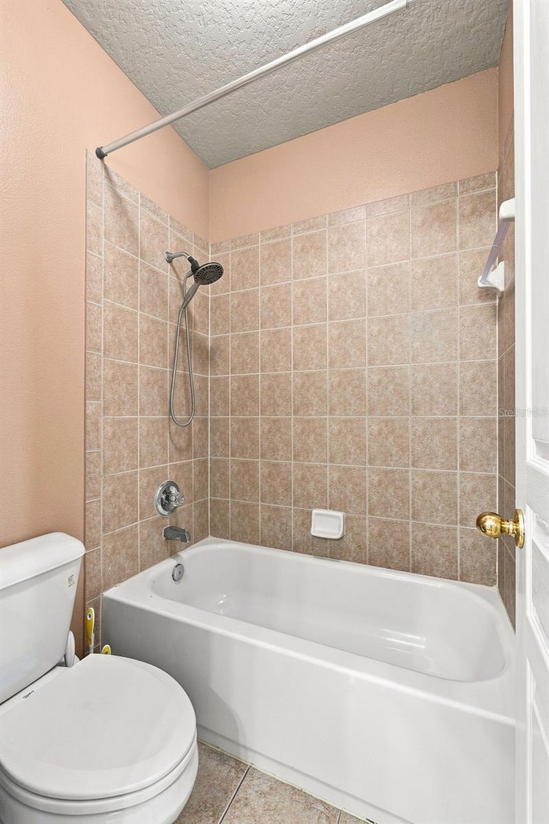 6104 PARKSET DR — photo 37