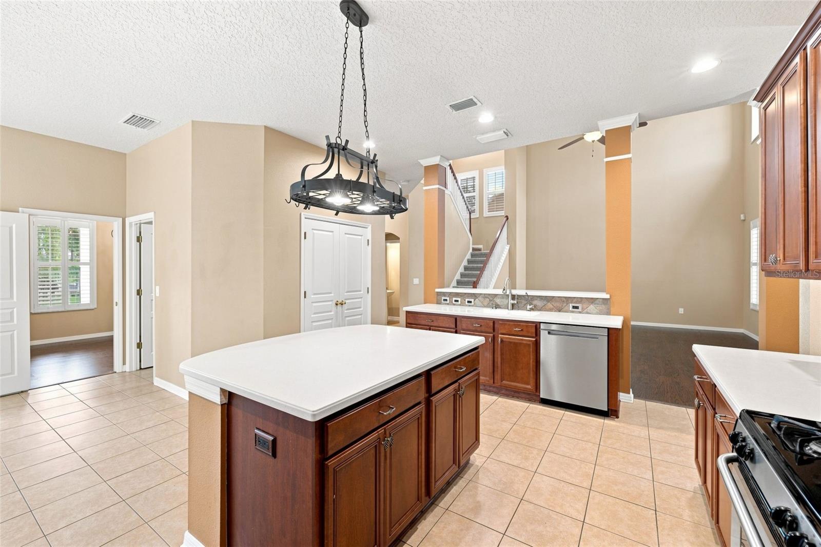 6104 PARKSET DR — photo 20