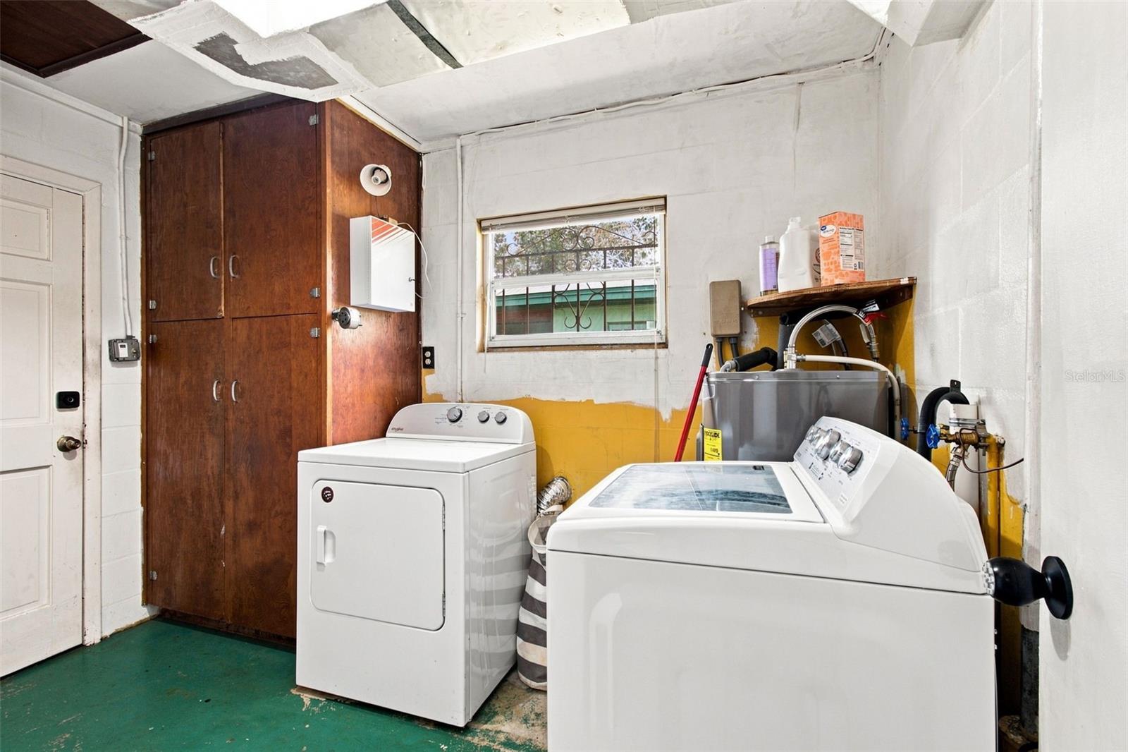 3412 E FERN ST — photo 32