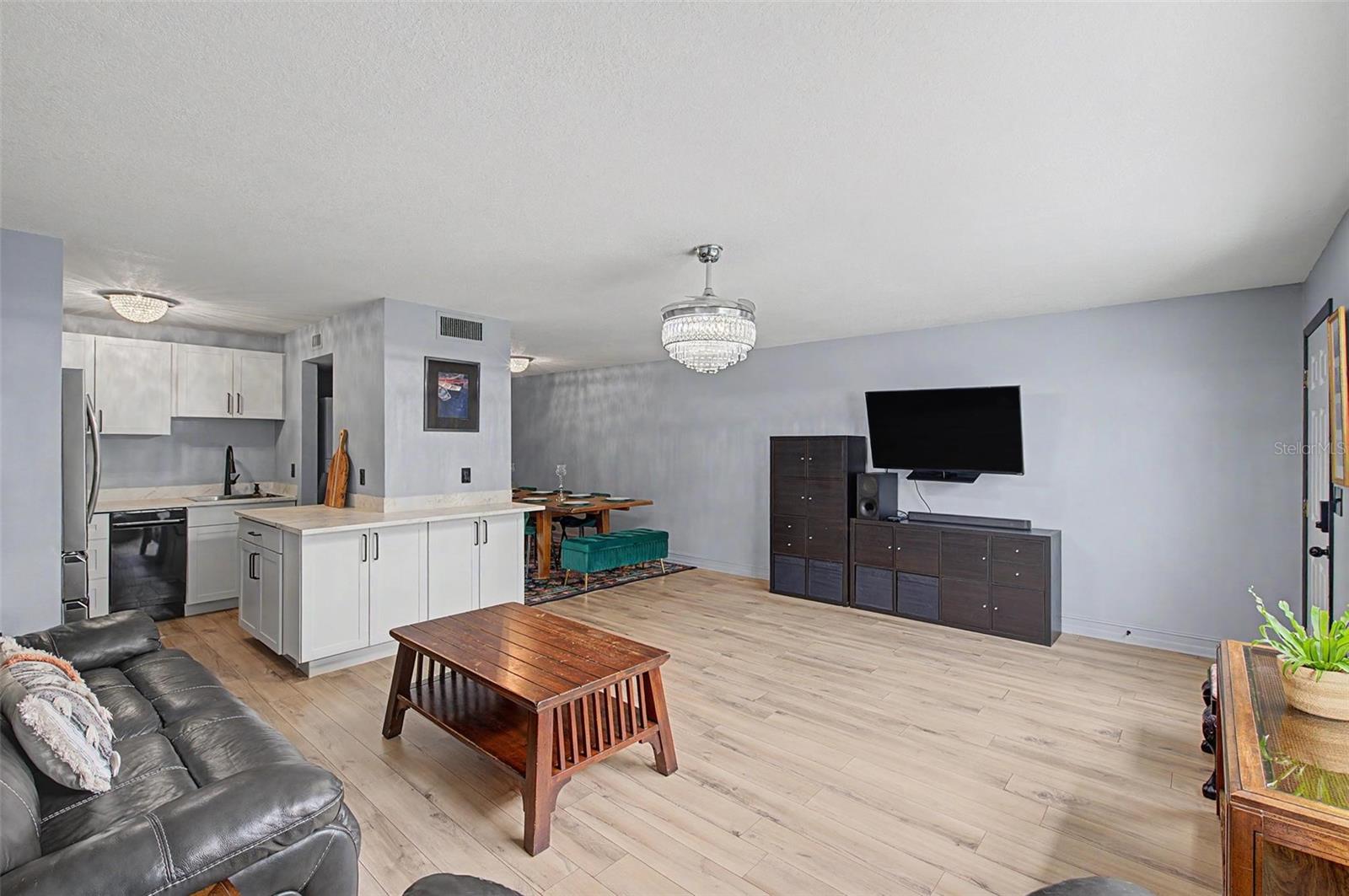 11923 DIETZ DR #8 — photo 8
