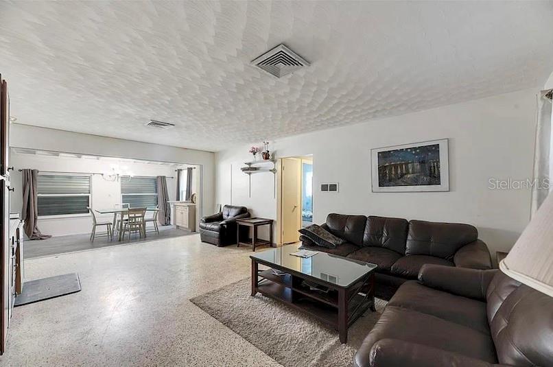 2695 S EAST AVE — photo 4