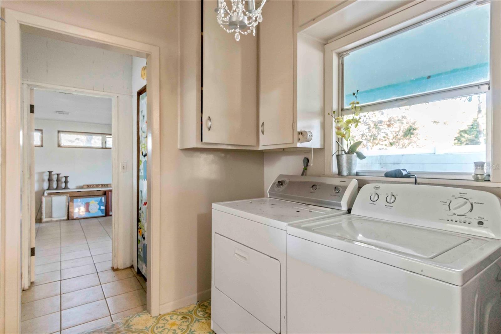 2695 S EAST AVE — photo 19